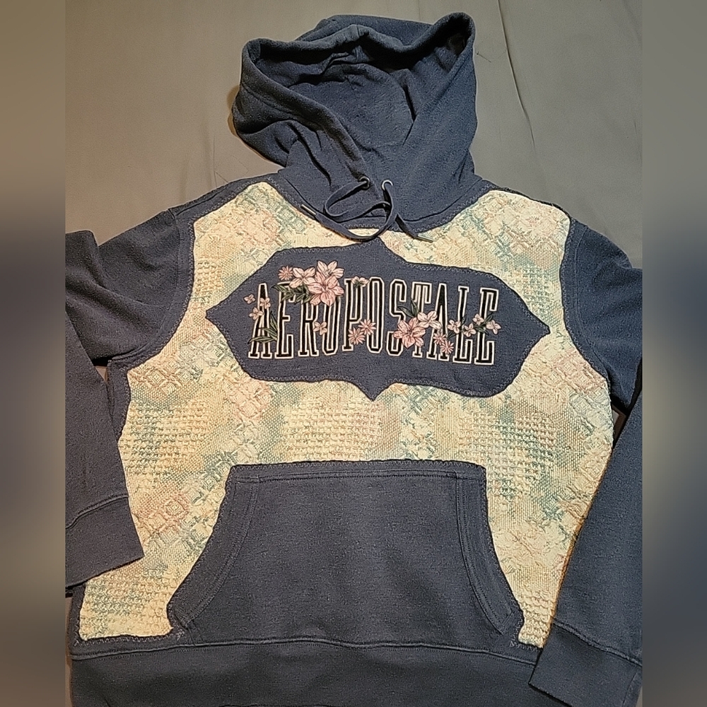 Reworked Aeropostale Women's Hoodie Sz MED Heart Floral Blanket Upcycle OOAK